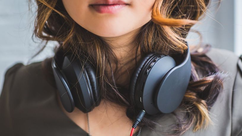 Compras na Black Friday: prós e contras de headphones com e sem fio