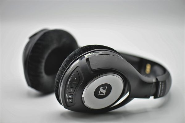 Headphone