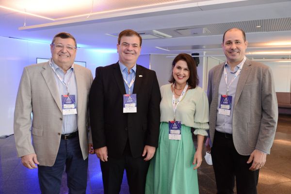 Jorge Nicchio, Gustavo Peixoto, Renata Rasseli e Nailson Dalla Bernardina por Arthur Louzada