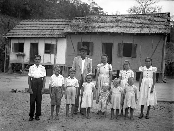 Mostra “Família pomerana: Fotografias 1930-1960”, de Francisco Seibel por Francisco Seibel/Divulgação