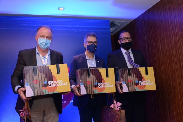 Renato Casagrande, Romeu Zema e Teco Medina por Arthur Louzada