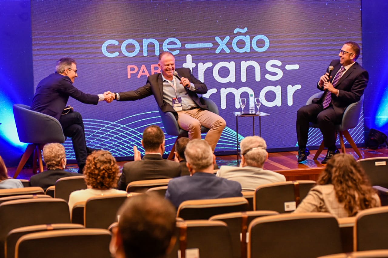 Romeu Zema e Renato Casagrande participam de painel do Vitória Summit 2021