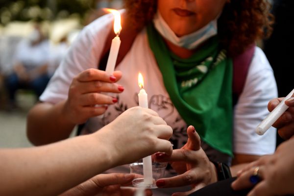 Vitória - Vigília pelo fim dos feminicídios e da violência contra as mulheres, realizado na Praça Costa Pereira, Centro de Vitória