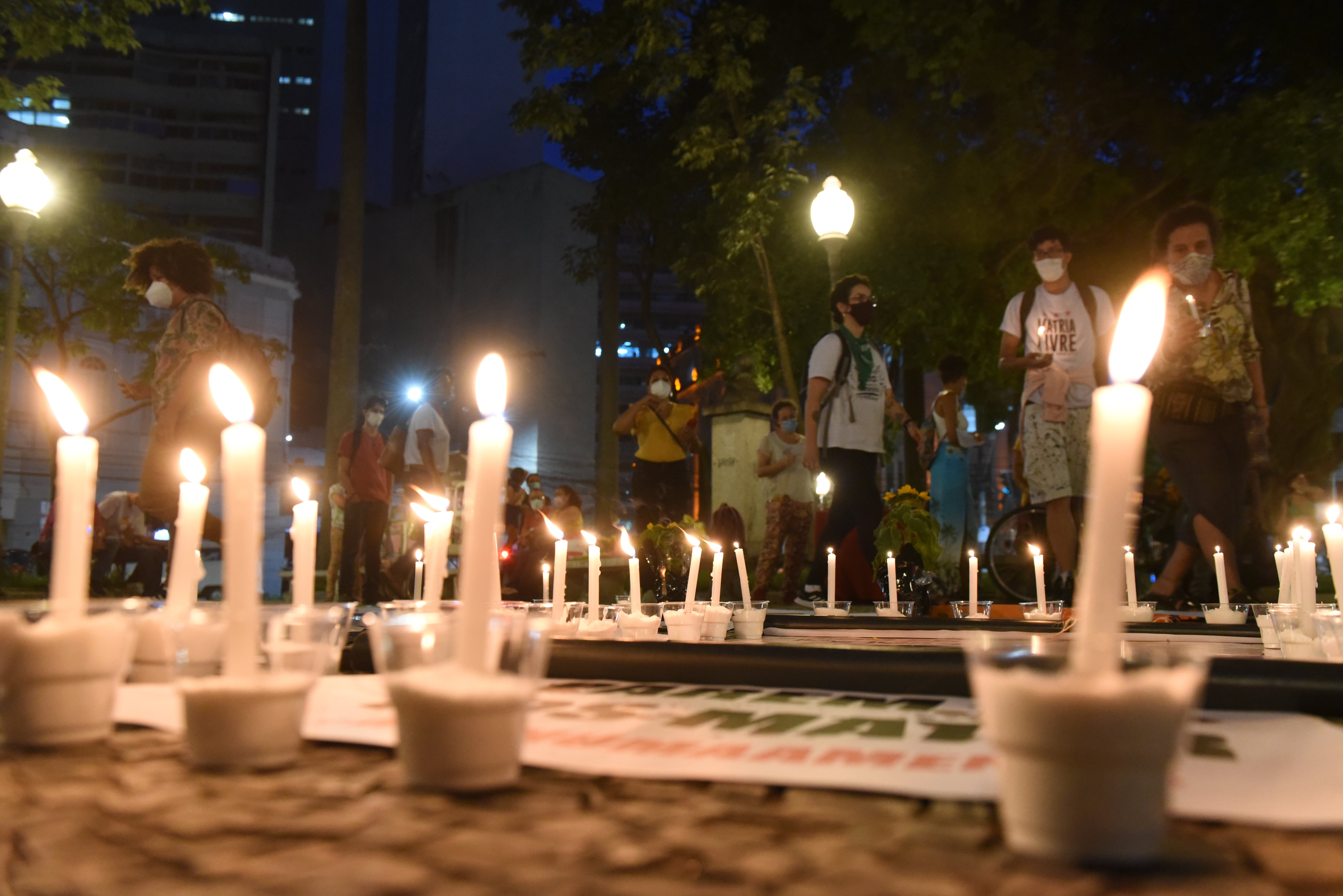  Vitória - Vigília pelo fim dos feminicídios  e da violência contra as mulheres, realizado na Praça Costa Pereira, Centro de Vitória