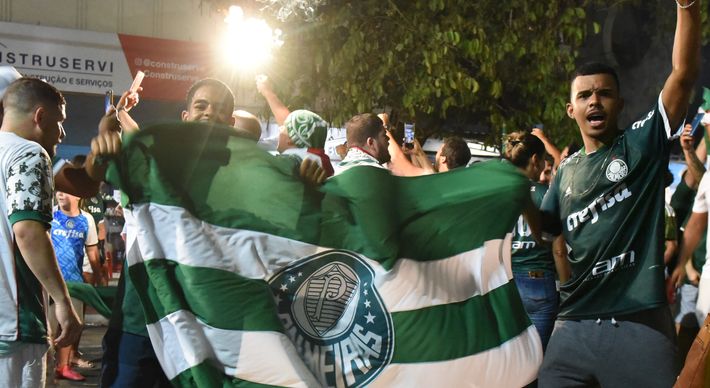 Palmeiras venceu o Flamengo por 2 a 1 e fez a festa de um reduto palmeirense em Jardim Da Penha