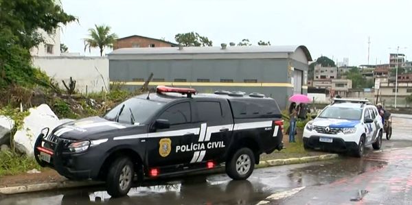 Polícias Militar e Civil estiveram no local do crime, em Cariacia