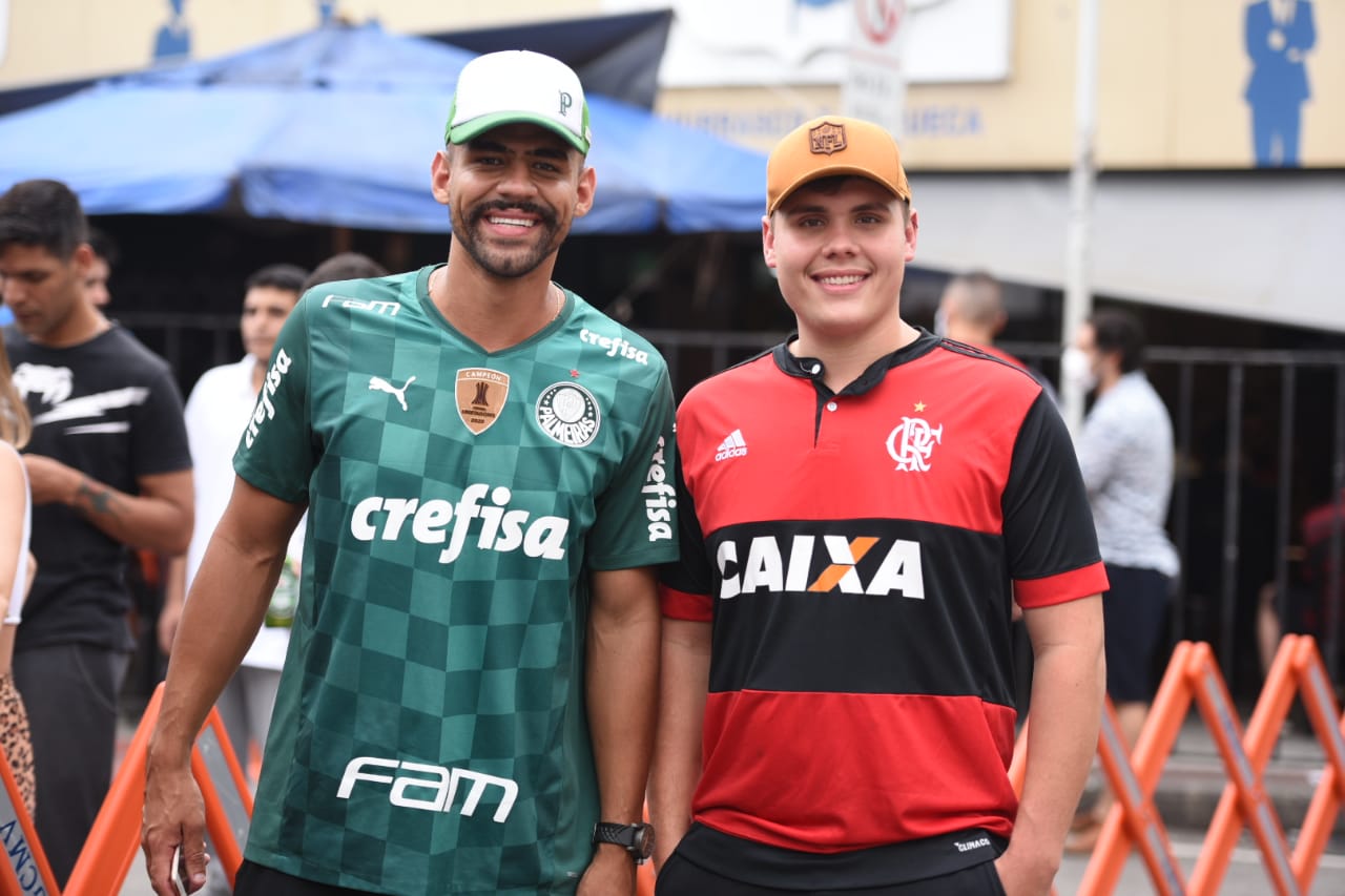 Torcedores capixabas acompanham final da Libertadores entre Palmeiras e Flamengo
