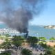 Imagem - Fogo e muita fumaça: incêndio atinge lancha em Vitória