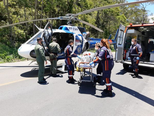 Turista de São Paulo é socorrido de helicóptero após acidente de moto na  BR-356