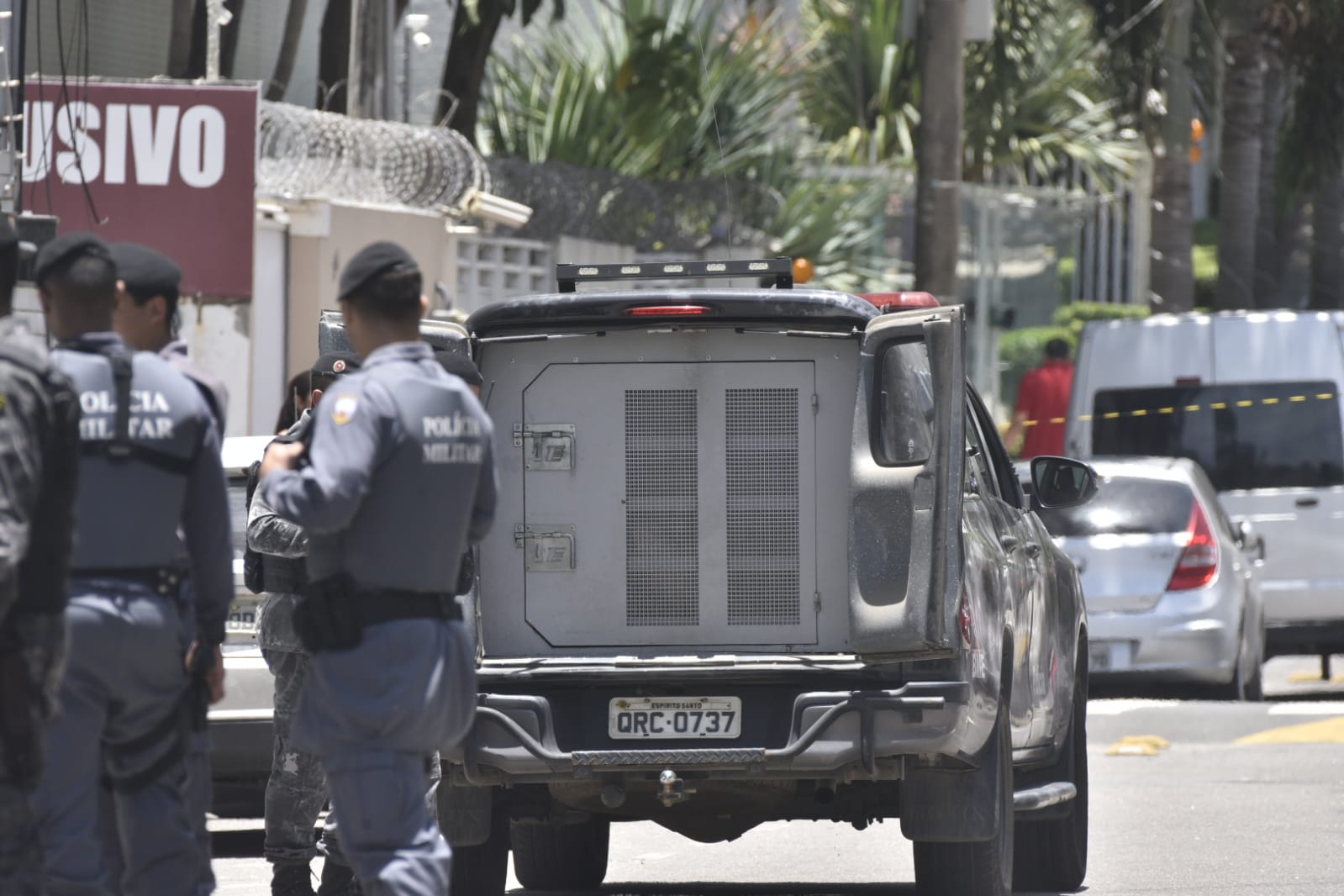 BME faz cerco em Vila Velha contra suspeito de atirar no pai em Vitória