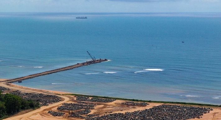 Complexo Portuário da Imetame já tem metade do quebra-mar norte concluído. Expectativa é que porto seja grande escoador de grãos e fortaleça a economia do Estado e do país