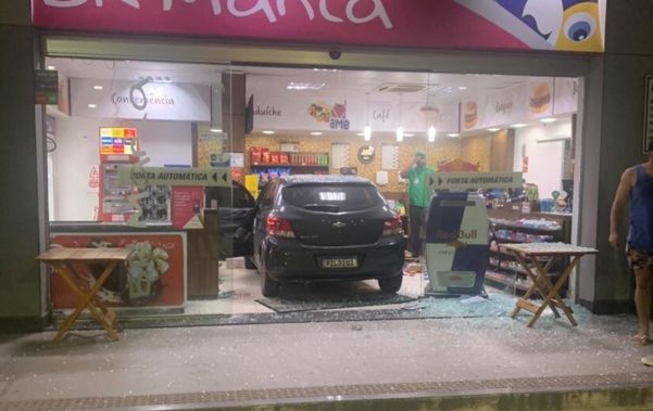 Motorista invade em loja de conveniência de posto de Cachoeiro