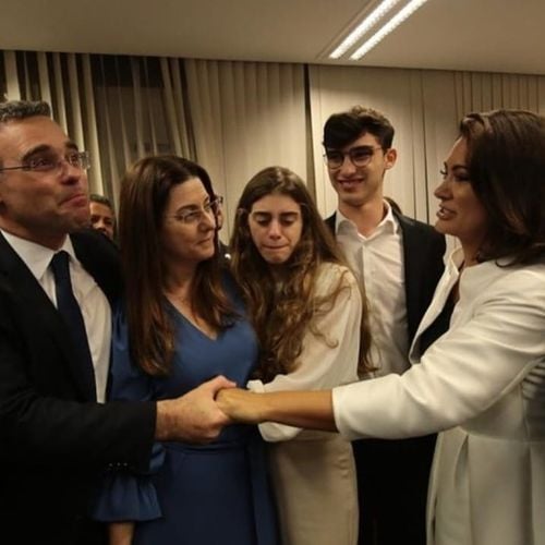 Sobre Michelle Bolsonaro: manifestações religiosas e o respeito ao Estado laico