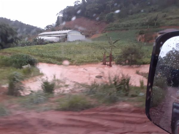Forte chuva atinge Santa Maria de Jetibá por Dionatam Sic