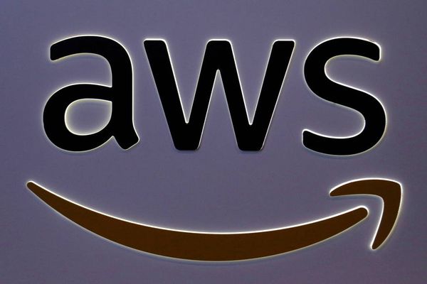 Logo da Amazon Web Services, plataforma de computação em nuvem da Amazon