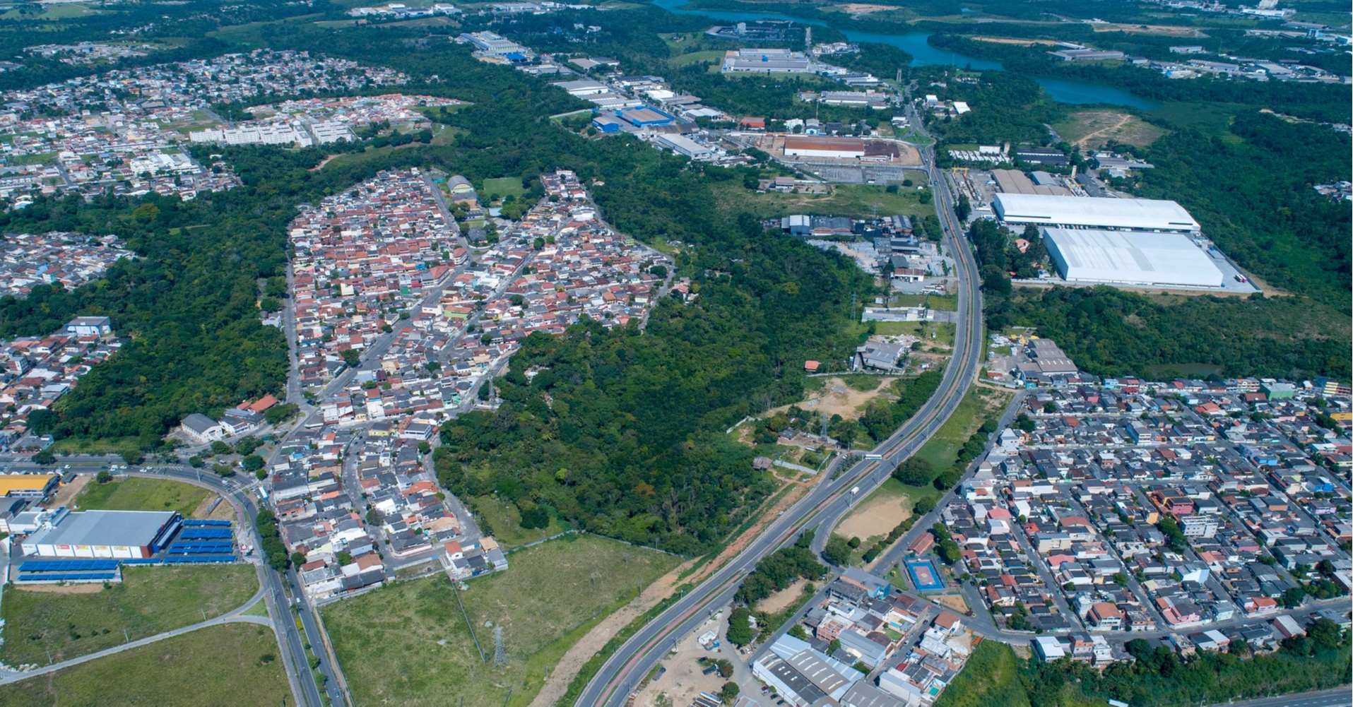 Vista do Civit: Serra abriga
12 polos empresariais integrados
à infraestrutura local e ao sistema
logístico, viabilizando as mais
diversas atividades econômicas
