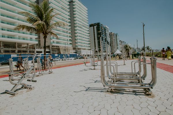 Praça do Ciclista ganha espaço para crianças, pets e academia em Vila Velha