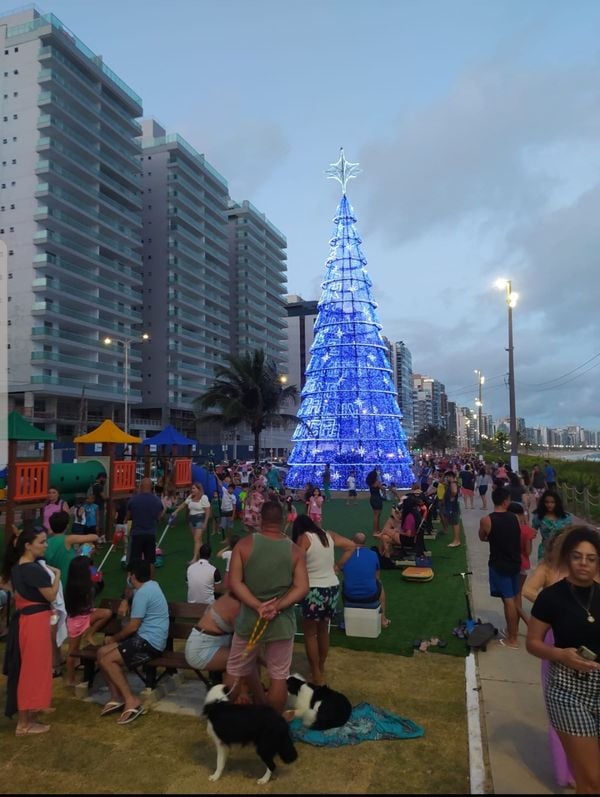 Praça do Ciclista ganha espaço para crianças, pets e academia em Vila Velha por Adessandro Reis