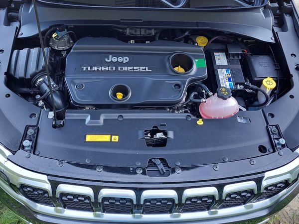 Jeep Commander Limited TD380 4X4
