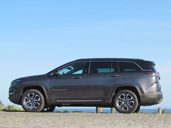 Jeep Commander Limited TD380 4X4