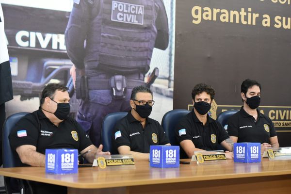 Coletiva de imprensa sobre jovem que foi preso por pedofilia e por induzir garota a matar os pais no ES por Fernando Madeira