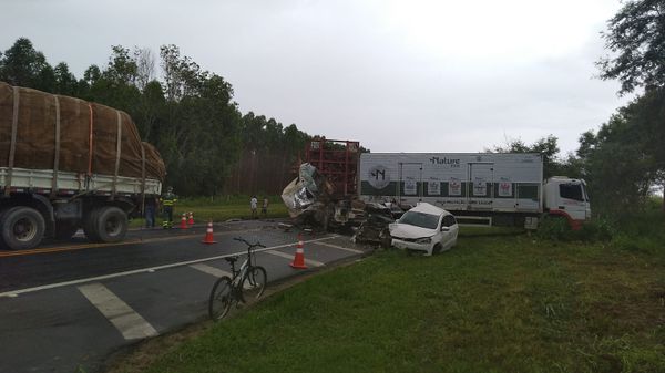 Grave acidente interdita a BR 101 em Sooretama