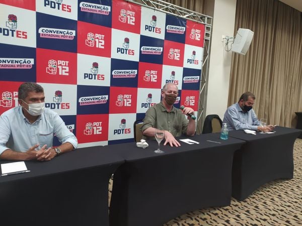 Sérgio Vidigal, Ciro Gomes e Carlos Lupi em entrevista coletiva em Vitória