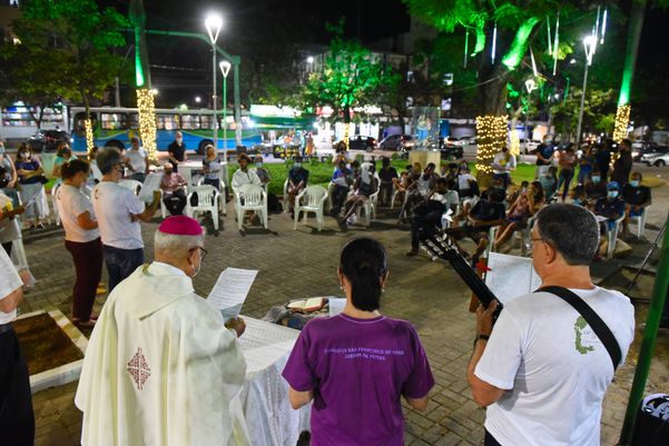 Ceia de Natal com pessoas em situação de rua por Fernando Madeira
