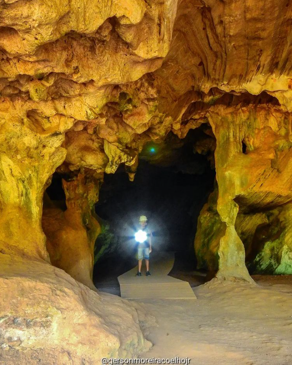 Gruta do Limoeiro, em Castelo, Sul do ES por Gerson Jr @gersonmoreiracoelhojr