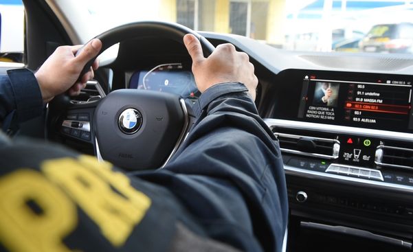 o carro da montadora alemã proporciona muito conforto e potência a quem o dirige por Fernando Madeira