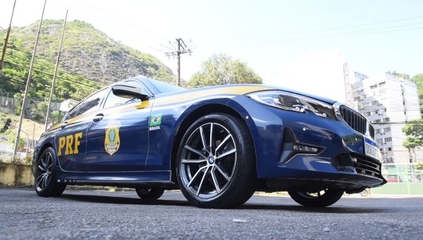 A BMW pertencia a narcotraficantes presos no ano de 2020, em uma operação da Polícia Federal e repassada à PRF por Fernando Madeira