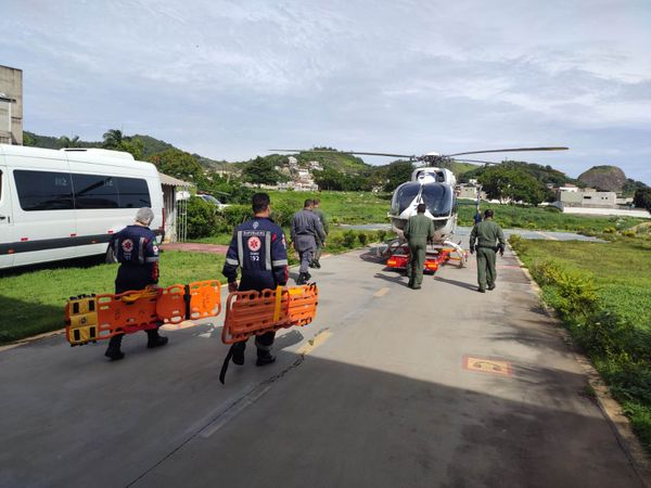 Vítimas de acidente de bicicleta em Venda Nova do Imigrante foram socorridas pelo Notaer por Divulgação/Notaer
