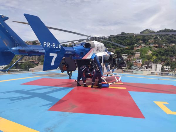 Vítimas de acidente de bicicleta em Venda Nova do Imigrante foram socorridas pelo Notaer por Divulgação/Notaer