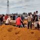 Imagem - Mãe e filho mortos atropelados são sepultados em Anchieta