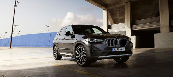 De acordo com a BMW, assim como o X4, o X3 é capaz de acelerar de 0 a 100 km/h em apenas 4,5 segundos.