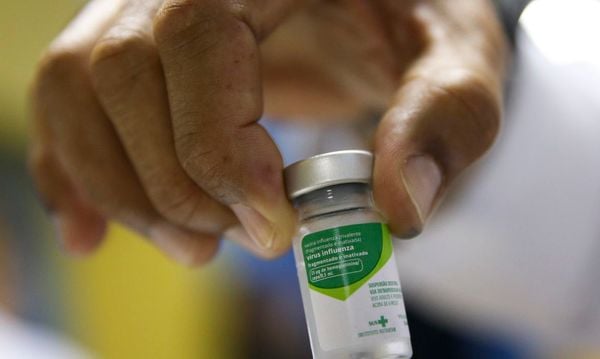 Vacina contra gripe distribuída pelo Ministério da Saúde