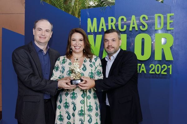 Prêmio Marcas de Valor 2021 - Eduardo Zanandrea, Karla Toribio Pimenta e Sebastião Barboza - Hospital Unimed por Cloves Louzada