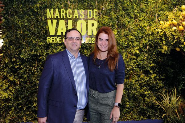 Alcionei Cunha e Gabriela Passoni por Cloves e Arthur Louzada