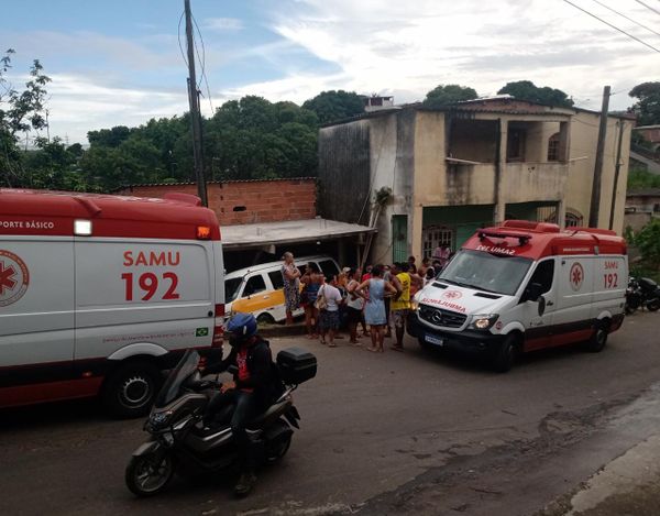 Ambulâncias do Samu foram acionadas para socorrer as crianças feridas por Leitor | A Gazeta