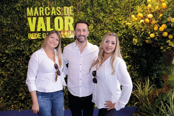 Claudia Aguiar, Fernando Bittencourt e Renata Paula Machado por Cloves e Arthur Louzada