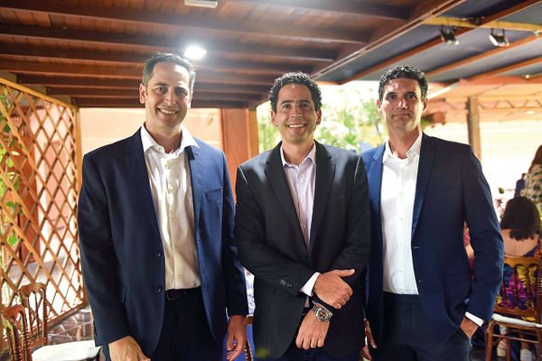 Davi Wescley, Eduardo Fontes e Juarez Soares  por Cloves e Arthur Louzada