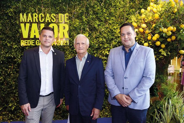 Eduardo Ton, Arno Kerckhoff e Rodrigo Calheiros de Oliveira por Cloves e Arthur Louzada