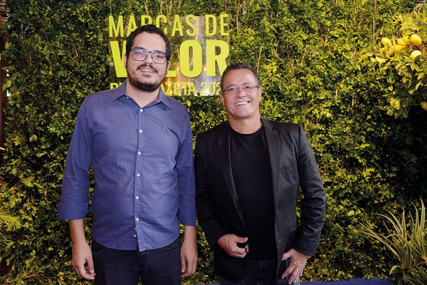 Jorge Pedrosa e Adilson Lourenço por Cloves e Arthur Louzada