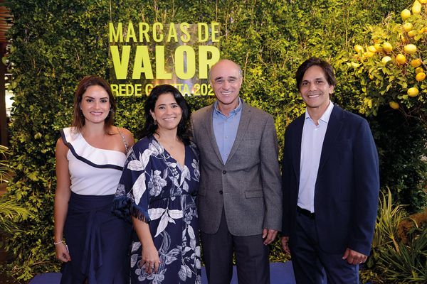 Lize Barros, Ana Isabella Faria, José Luís Galvêas e Sancler Ximenes por Cloves e Arthur Louzada