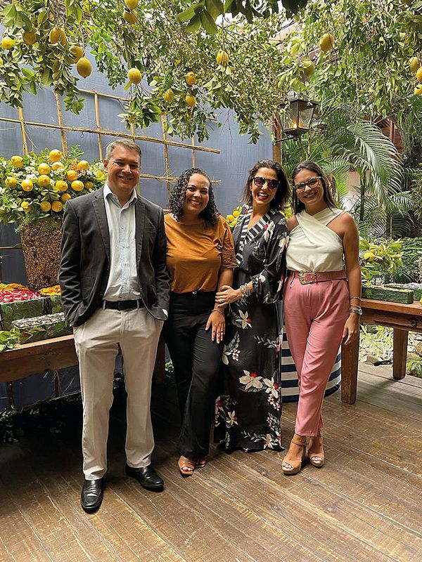 Marcio Chagas, Flávia Martins, Mariana Perini e Lara Rosado por Cloves e Arthur Louzada