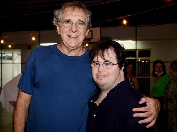 Márcio Espíndula e André Espíndula, que lançou o livro de poemas 