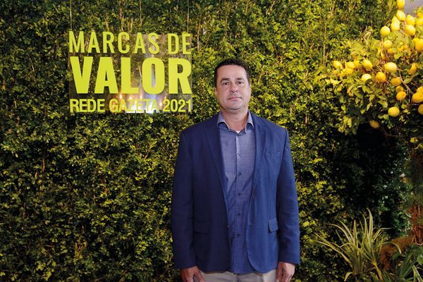 Marcos Cardoso por Cloves e Arthur Louzada