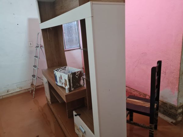 Chuva destruiu muro e causou estragos em residências no bairro Monte Belo, em Cachoeiro por João Henrique Castro