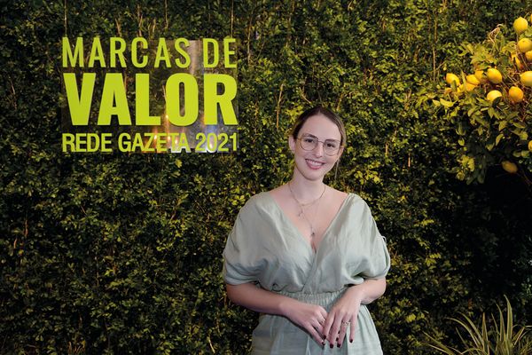Priscila Pizol por Cloves e Arthur Louzada