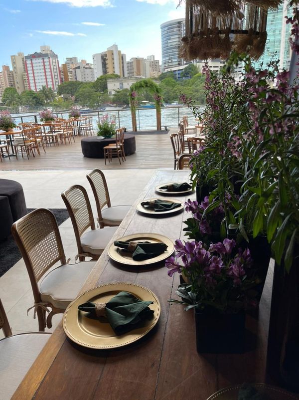 Segundo a cerimonialista Brunella Breder, escolher o local é uma das partes mais importantes ao planejar esse tipo de evento